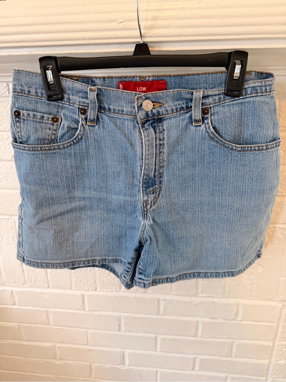 Levi’s Low Rise Denim Shorts Juniors 11 Light Wash Y2K 99% Cotton